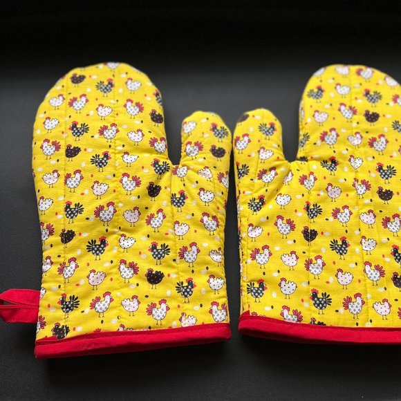 SOLD-Oven Mitts cute little chicken print Handmade - Picture 6 of 9